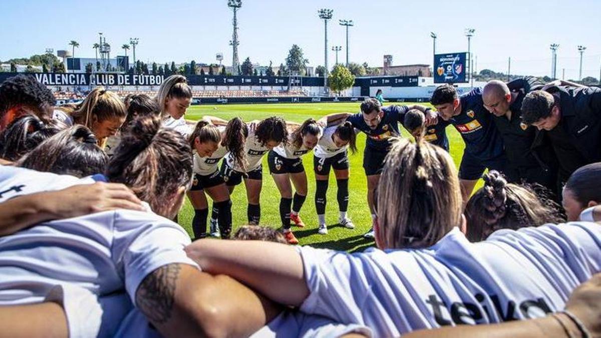 VALENCIA CF FEMENINO | El Valencia cita al valencianismo en el Puchades en busca de la final por el ascenso a Liga F