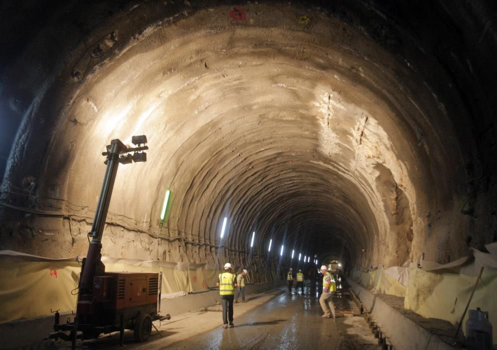 Visita a las entrañas del AVE en Galicia