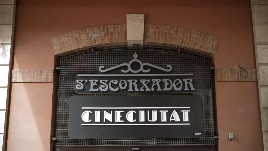 Entrada de los cines de s&#039;Escorxador.