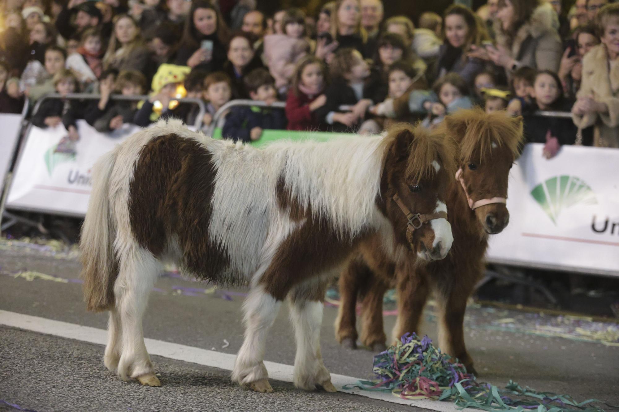 En imágenes: Así fue la multitudinaria cabalgata de Oviedo