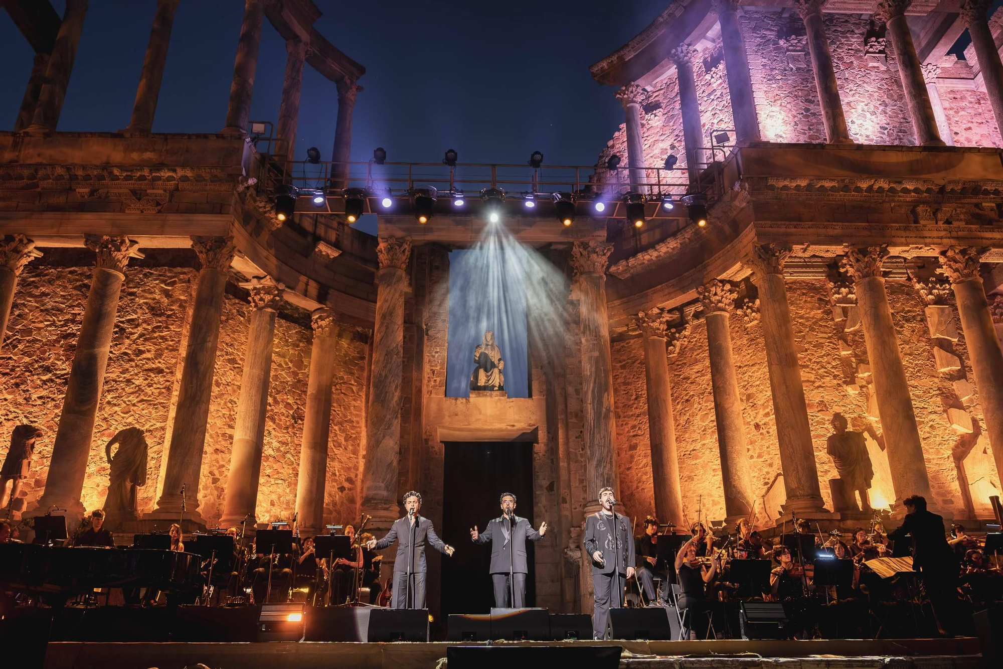 El concierto de Il Volo en el Teatro Romano de Mérida, en imágenes
