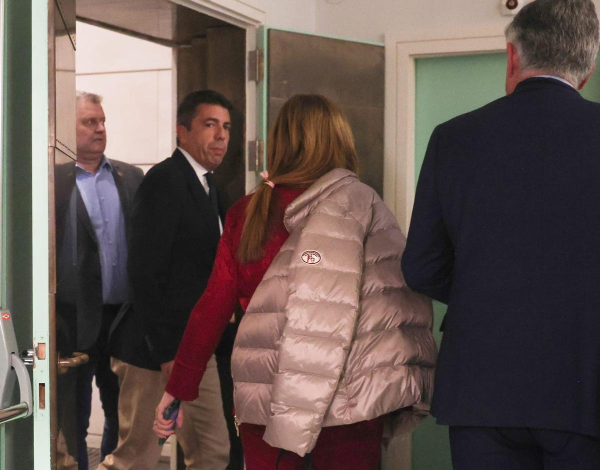 Carlos Mazón, a su llegada a las Corts poco antes del inicio de las votaciones