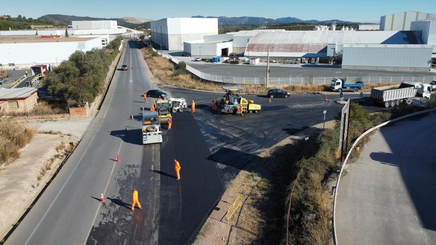 Onda repavimenta más de 25.000 metros cuadrados de viales en sus polígonos industriales