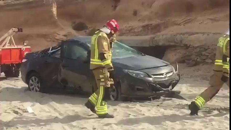 Heridos en La Manga al caer con el coche a la playa de de Calnegre-Monteblanco