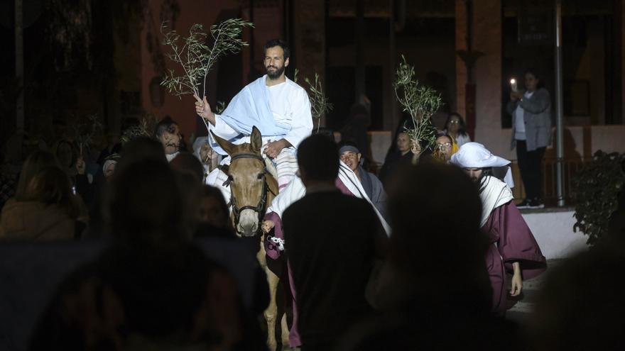 Pasión de Cristo escenificada por vecinos de San Lorenzo