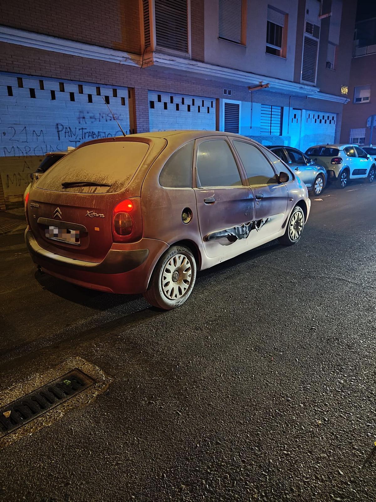 Galería | Imágenes del incendio de ayer en San Roque Galería | Imágenes del incendio de ayer en San Roque