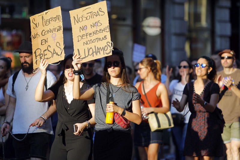 Concentración en protesta por la libertad para 'La manada'