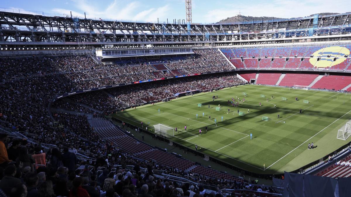 El Barça regresa con victoria al Camp Nou 909 días después