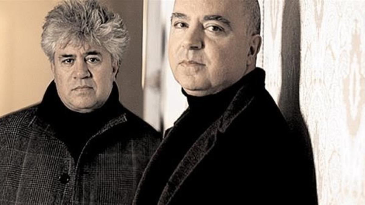 Pedro y Agustín Almodóvar, en el 2006.