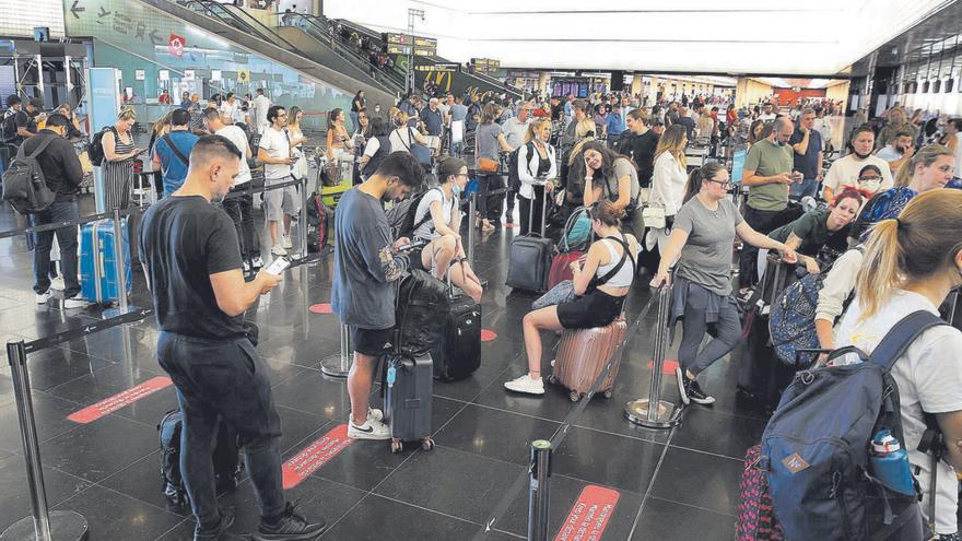 La falta de personal amenaça de causar el caos en el trànsit aeri europeu