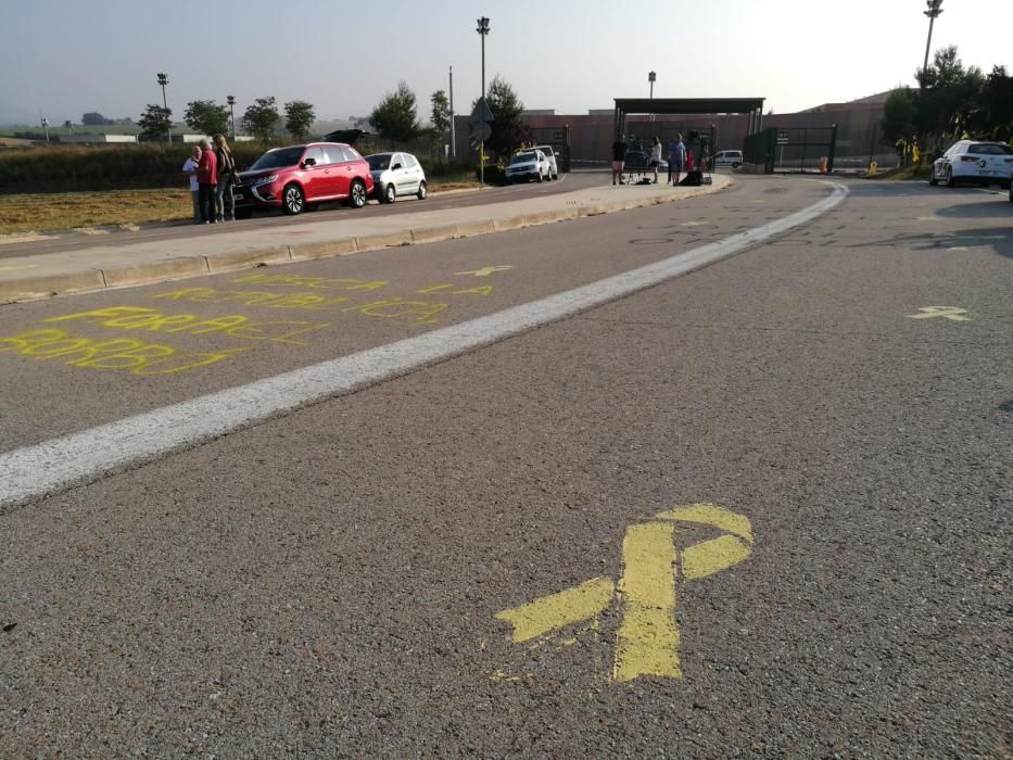 L'entorn de la presó de Lledoners es lleva tenyit