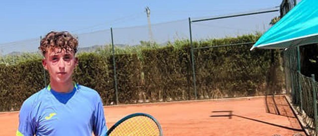 El tenista de Aielo Sergi Fita en una competición.
