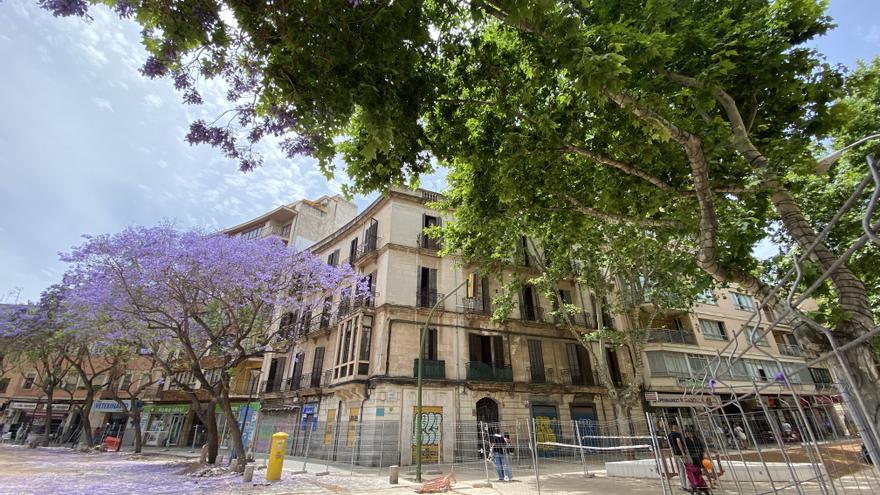 El edificio en construcción de la calle Nureddunna de Palma que no aceptará bares con terraza en su zona comercial