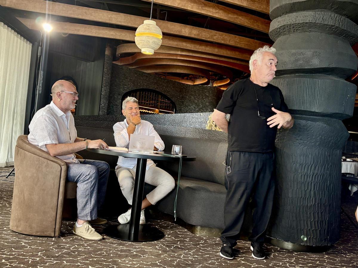 Ferran Adrià y Paco Roncero dialogan en Ibiza