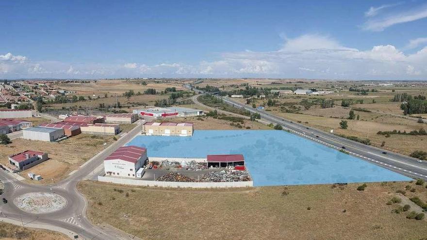 PParcela muncipal en el Benavente II en la que el Ayuntamiento plantea la construcción de un segundo aparcamiento de vehículos pesados con un edificio de control .