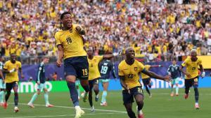 Gonzalo Plata celebra su gol contra Alemania.