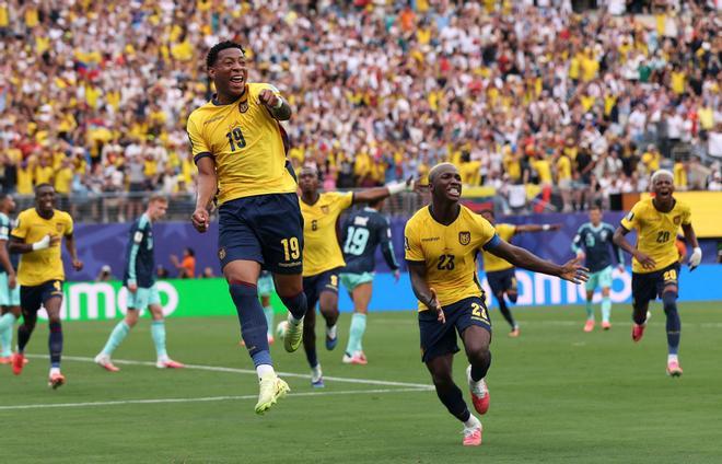 Ecuador se aferra al Mundial tras remontar contra Alemania y Costa de Marfil pasa como segunda