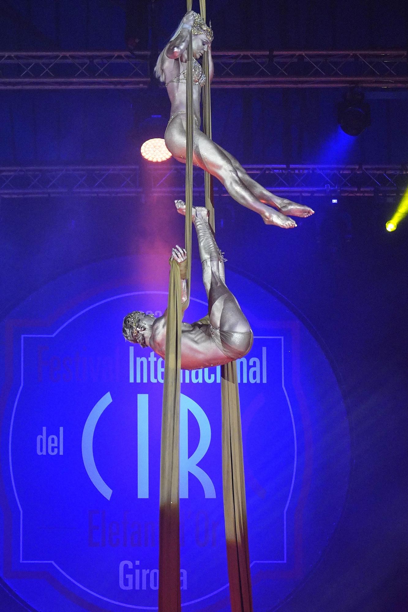 Espectacle vermell del Festival Internacional del Circ Elefant d’Or de Girona