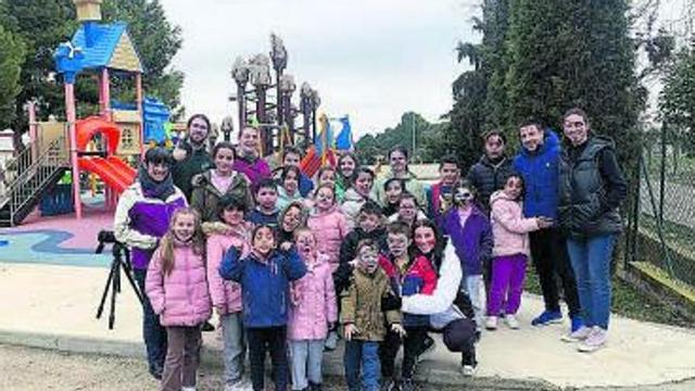 Los escolares de Lécera participaron en el taller de birding. | ADECOBEL