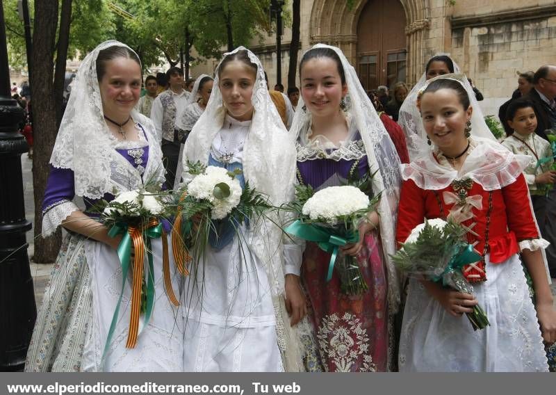 Galería de fotos --  La Ofrenda de Flores pudo con el frío y el viento