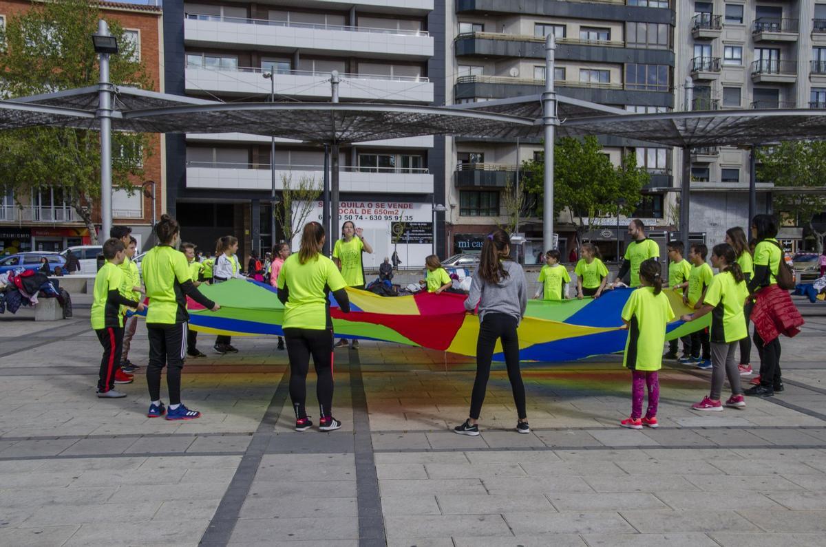Jornada de Educación Física en la Calle en La Marina durante su primera edición.