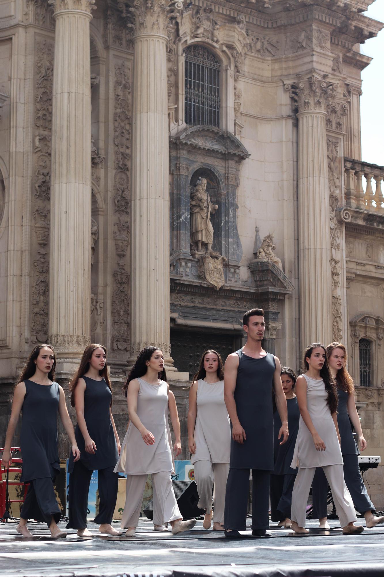 Exhibición de danza en la plaza Belluga de Murcia