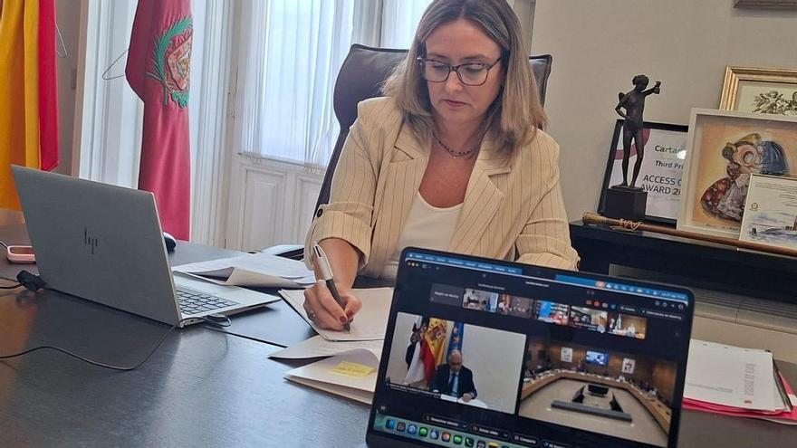 Murcia muestra su "rotundo apoyo" a Ceuta y vota a favor de una ayuda de 25 millones para atender a los menores migrantes