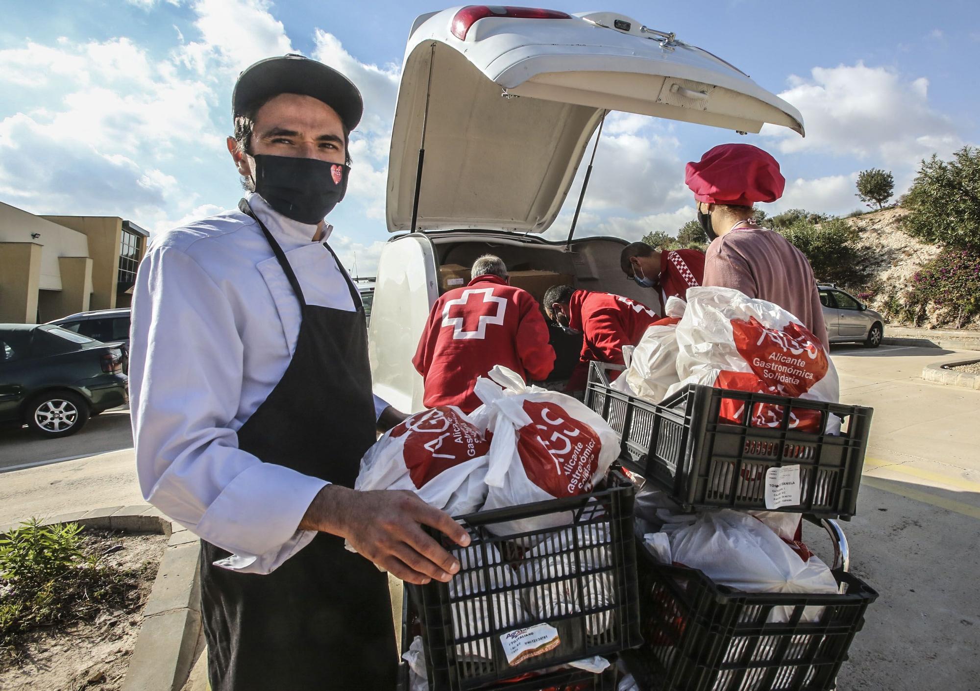 Alicante Gastronómica y la Cámara de Comercio se alían para insertar en el mercado laboral a 30 desempleados y dar de comer a familias sin recursos