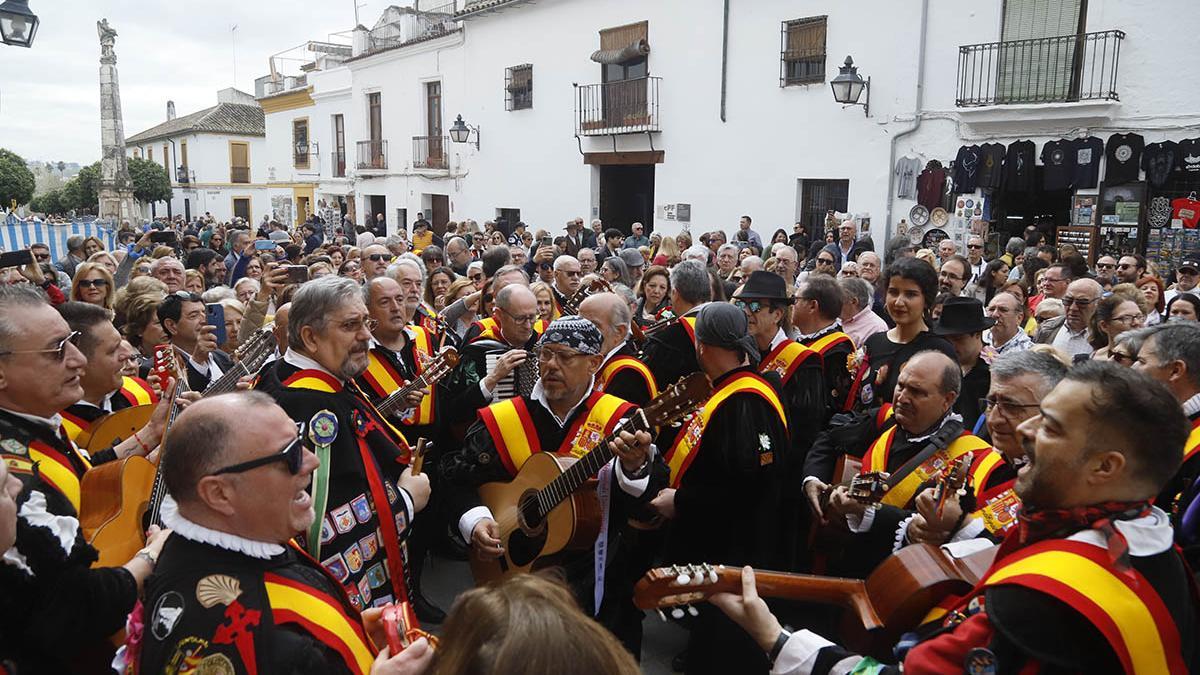 Tunos de toda España homenajean en Córdoba a Julio Romero de Torres