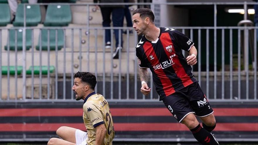 El Suárez Puerta juega por el liderato ante el Arenas: las claves del conjunto vasco que tiene a dos viejos conocidos del fútbol asturiano en sus filas