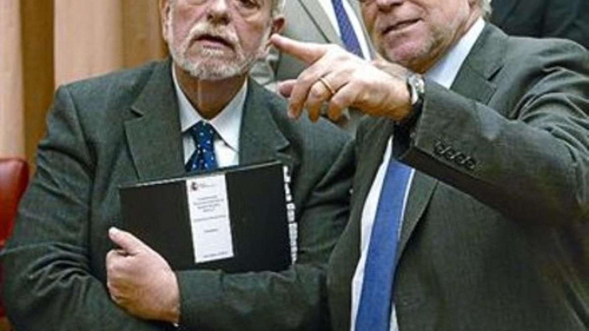 El secretario de Estado, Antonio Beteta, junto a Josep Sánchez Llibre.