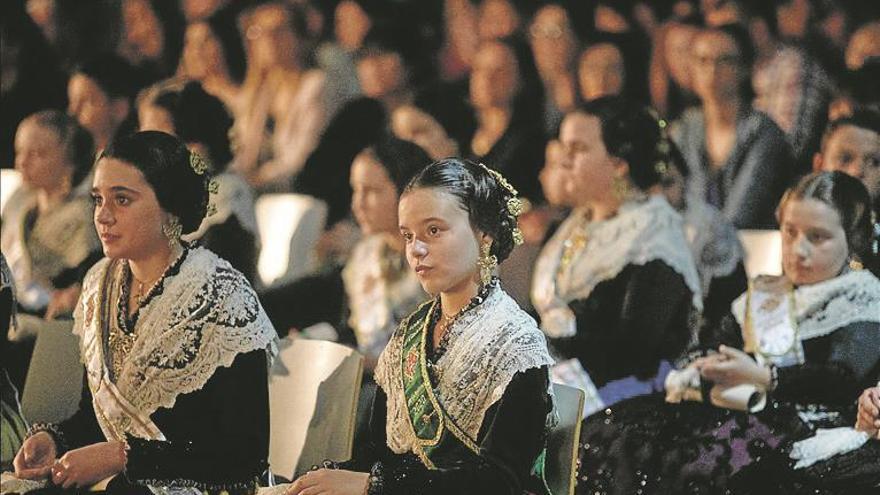 La reina Gal.la Calvo emociona al Palau con su particular cuento ‘Els festers del 2020’