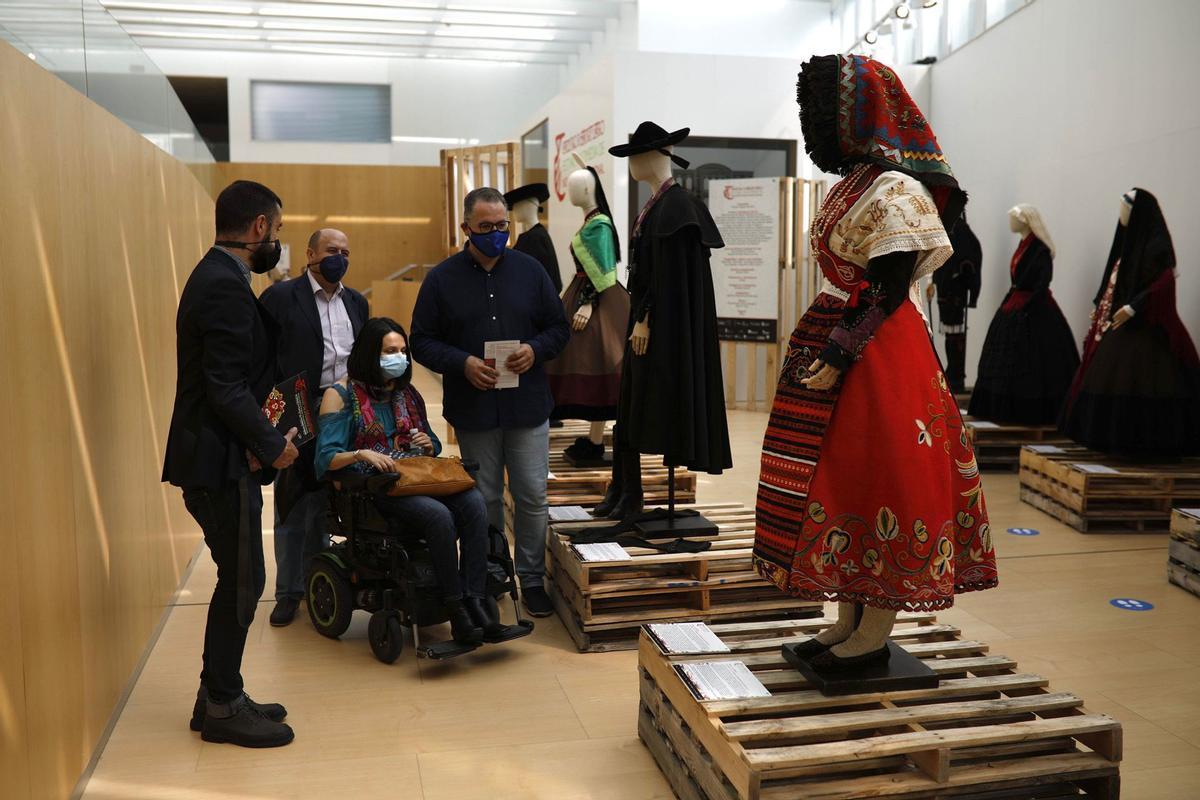 GALERÍA | La inauguración de la muestra de indumentaria tradicional en Zamora, en imágenes GALERÍA | La inauguración de la muestra de indumentaria tradicional en Zamora, en imágenes