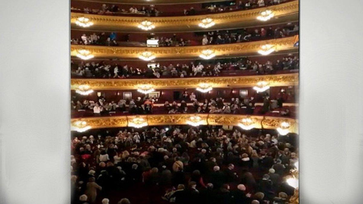 Gritos de &quot;Libertad Puigdemont&quot; en el Liceu.