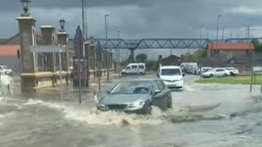 La rotonda de la estación de tren de Zamora, una balsa de agua