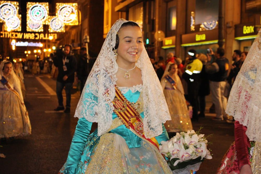 Ofrenda 2018: Así desfiló la fallera mayor infantil Daniela Gómez