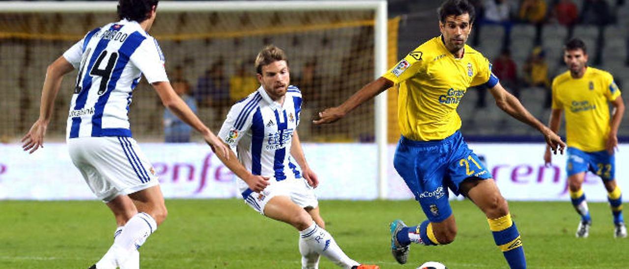 Juan Carlos Valerón, ante la Real Sociedad, en el Estadio de Gran Canaria, durante la disputa de la tercera eliminatoria de la Copa del Rey.