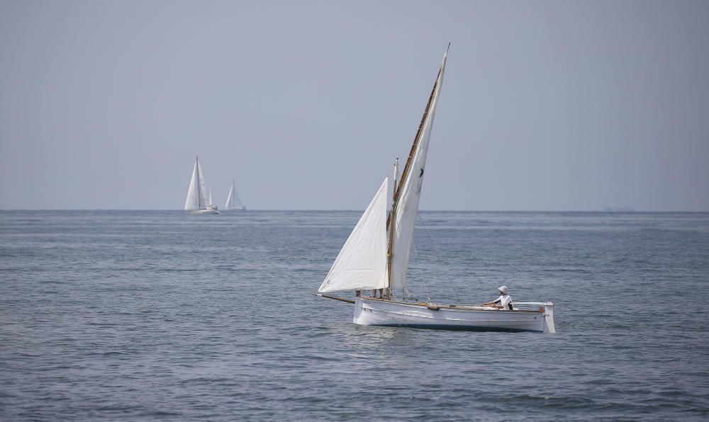 La vela latina navega por el Molinar