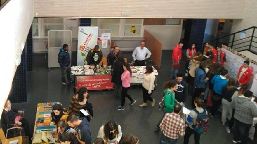 Florida Universitària organiza una feria en entidades sociales