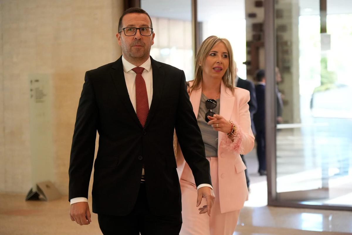 Mañueco ya es presidente de la Junta de Castilla y León: las imágenes de su toma de posesión