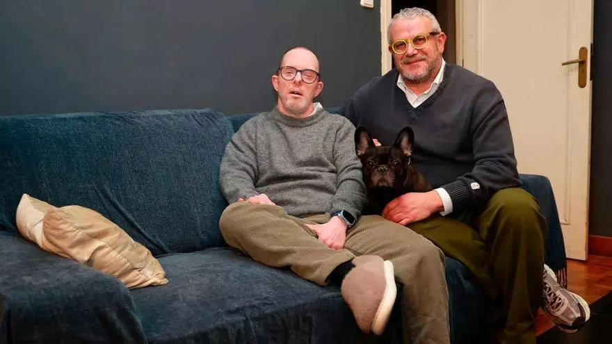 Javier es curador de Pipo, el hermanastro de su difunta pareja: «Es lo mejor que me pasó en la vida»
