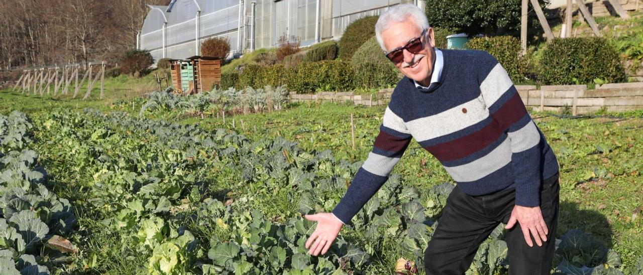 Lino Fortes, en el huerto del CIFP A Granxa.  | // ANXO GUTIÉRREZ