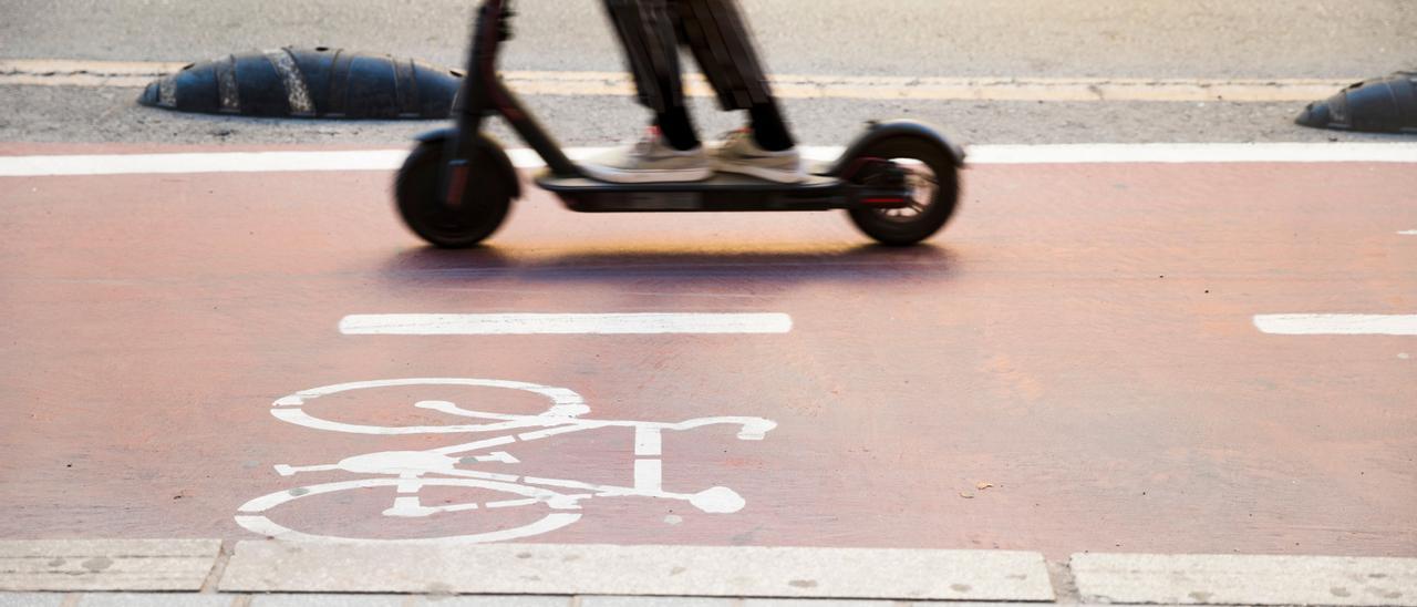 Imagen de un patinete eléctrico, un vehículo de movilidad personal que se ha popularizado en los últimos años