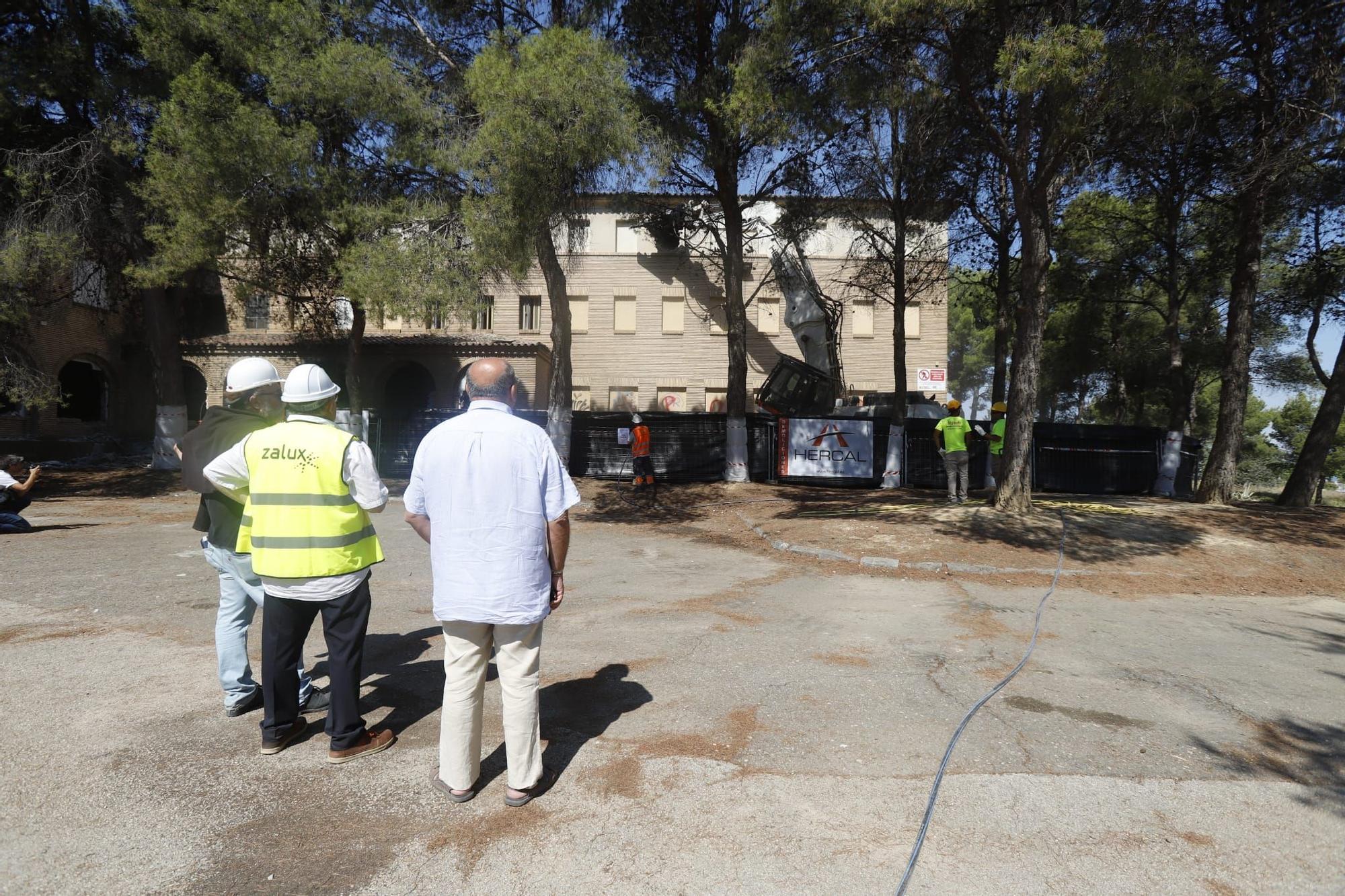 Demolición del edificio del antiguo centro de menores Buen Pastor