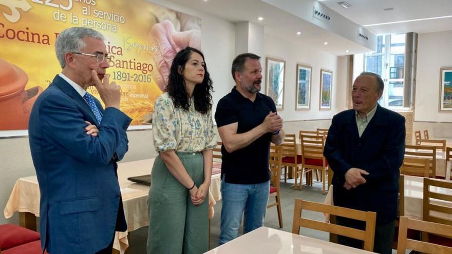 Fernando Barros, María Rozas, Javier Brage y Manuel José Botana, ayer en la Cocina Económica / concello