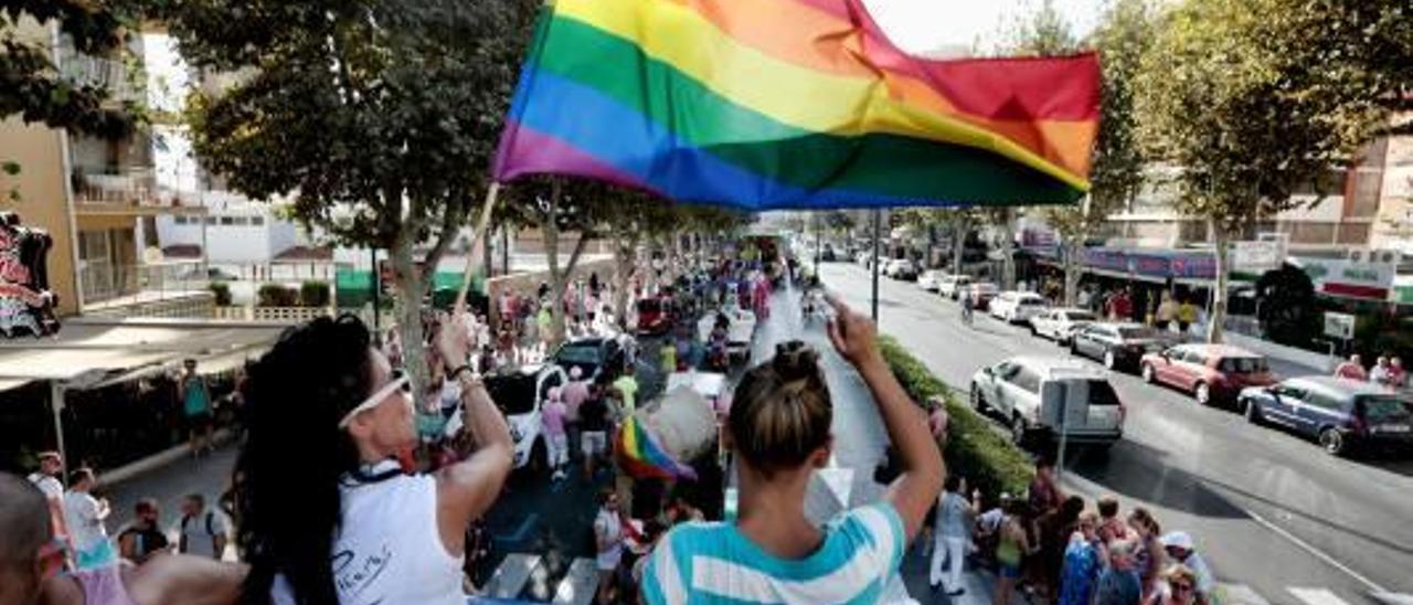 Una de las carrozas que participaron en el Benidorm Gay Pride el pasado año.