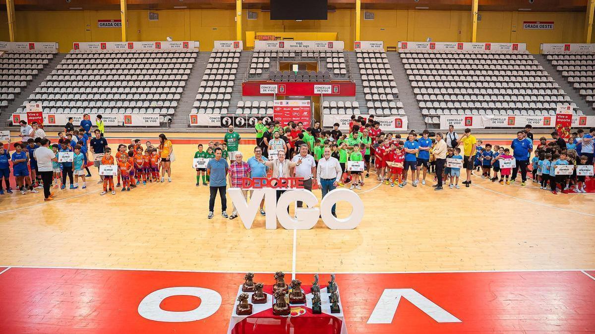 Trofeos del torneo Vigo Cup de fútbol sala