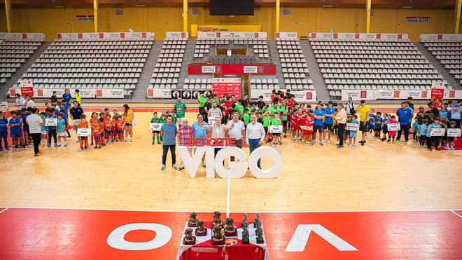 Trofeos del torneo Vigo Cup de fútbol sala