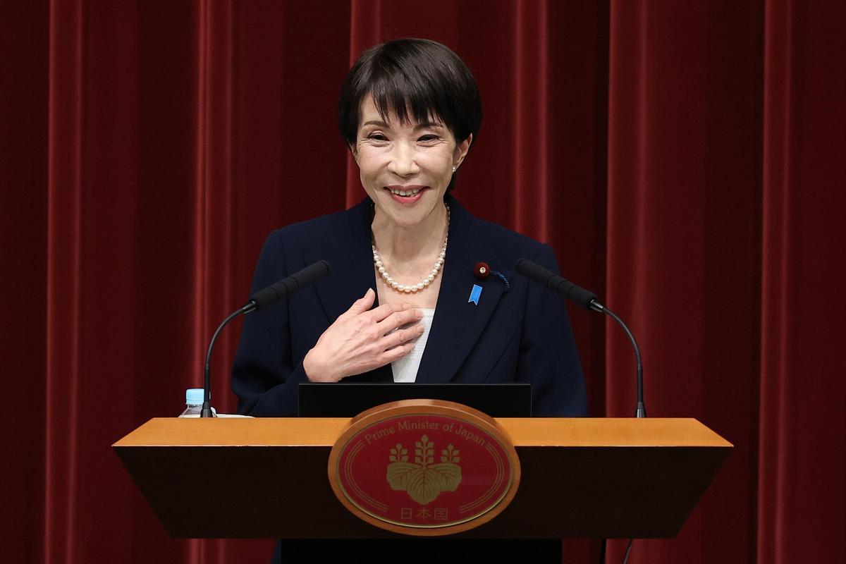 La primera ministra japonesa, Sanae Takaichi, en rueda de prensa desde Tokio.