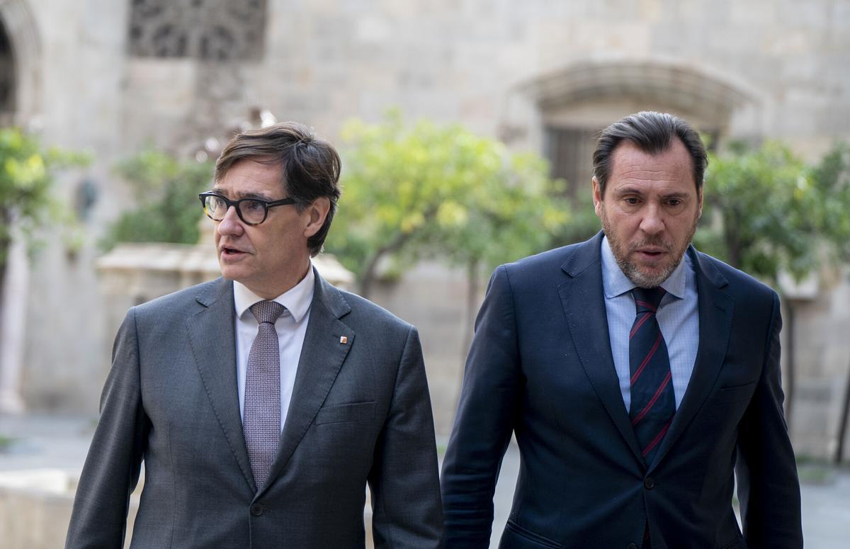 El president Salvador Illa y el ministro Óscar Puente en el Pati dels Tarongers el 12 de enero, en su último encuentro.
